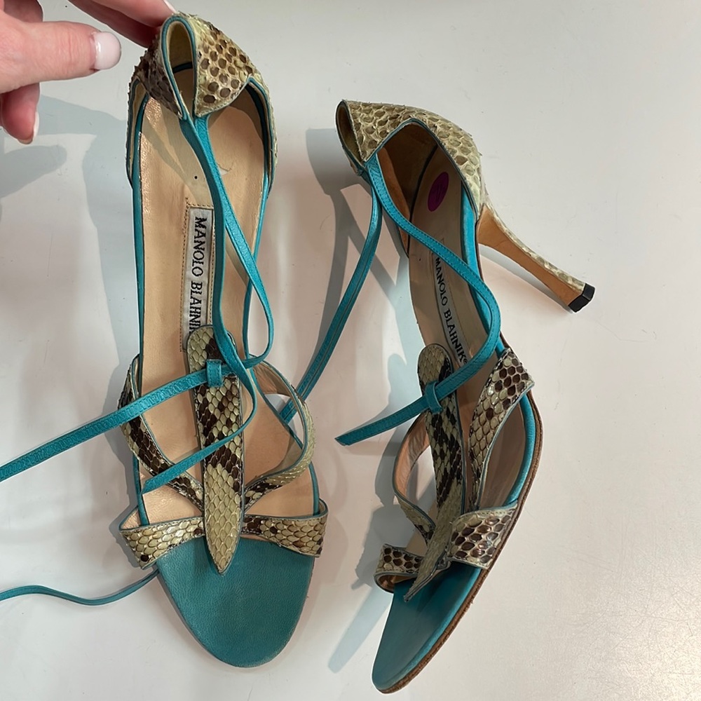 Manolo Blahnik heel